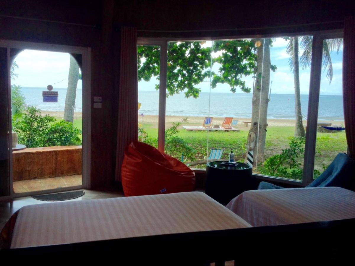 Ban Tawansongfa Hotel Lang Suan Екстериор снимка